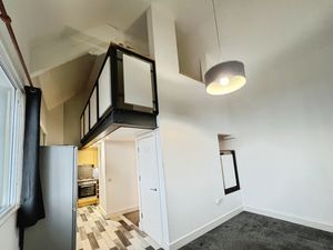 Living room / kitchen- click for photo gallery